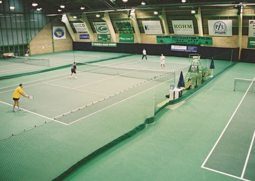 Siatka oddzielająca korty tenisowe z wykończoną krawędzią (ø 2,3 mm)