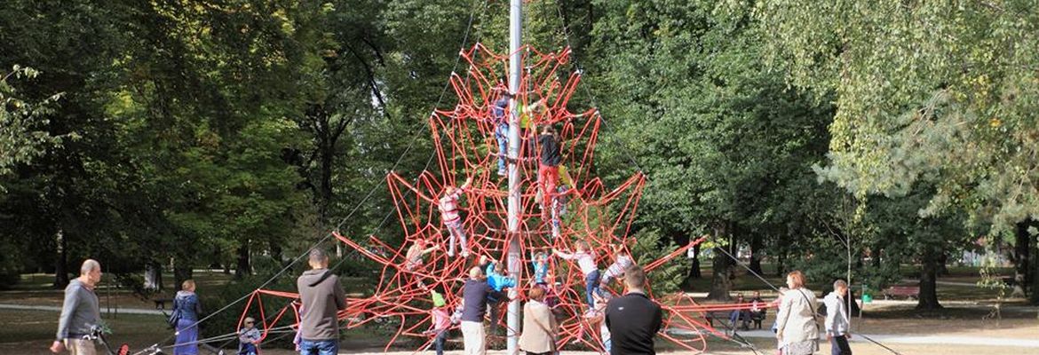 Szcześcioramienna piramida „Pająk” Szcześcioramienna piramida „Pająk”