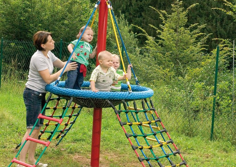 Plac zabaw dla dzieci, wieża bocianie gniazdo „Fortuna”