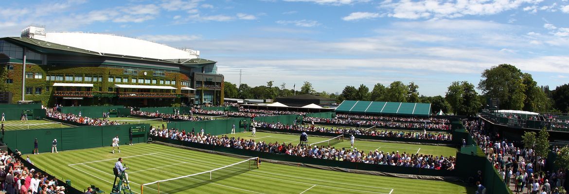 Siatki, słupy i blendy tenisowe na Wimbledonie Siatki, słupy i blendy tenisowe na Wimbledonie
